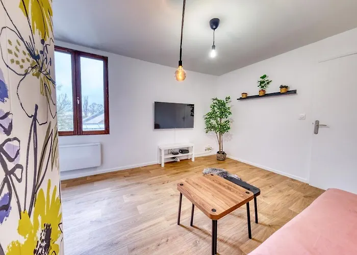 The Timothee Apartment *